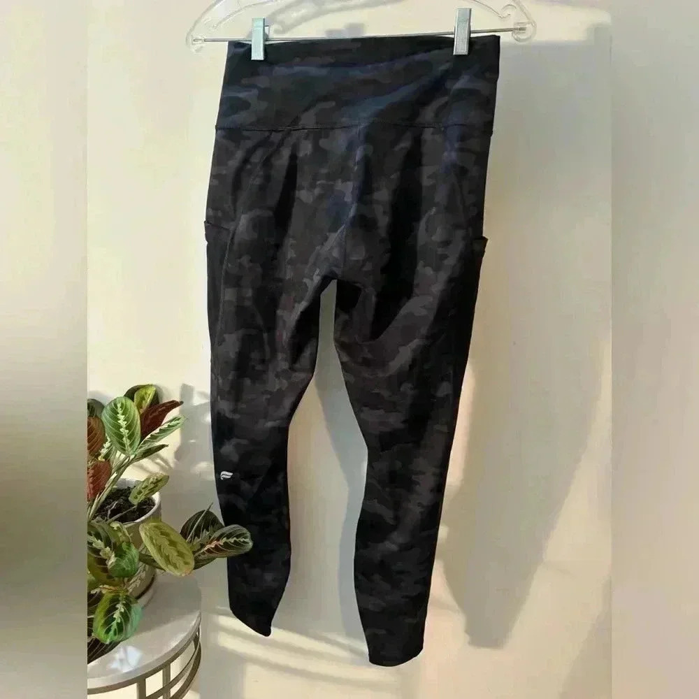 *NWOT* FABLETICS ankle pant - Picture 3 of 4